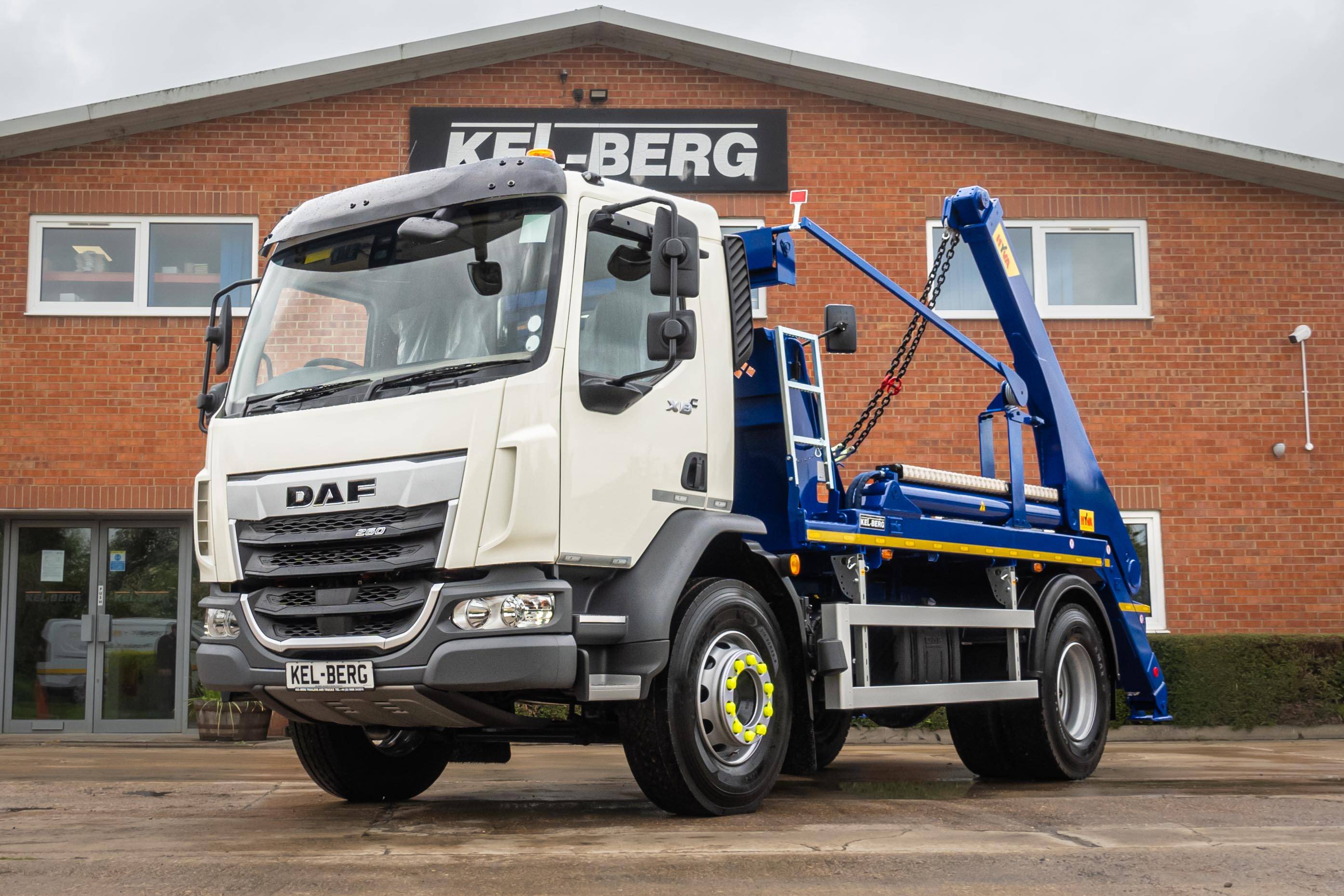 DAF XBC FA 260 4×2 Hyva Skip Loader