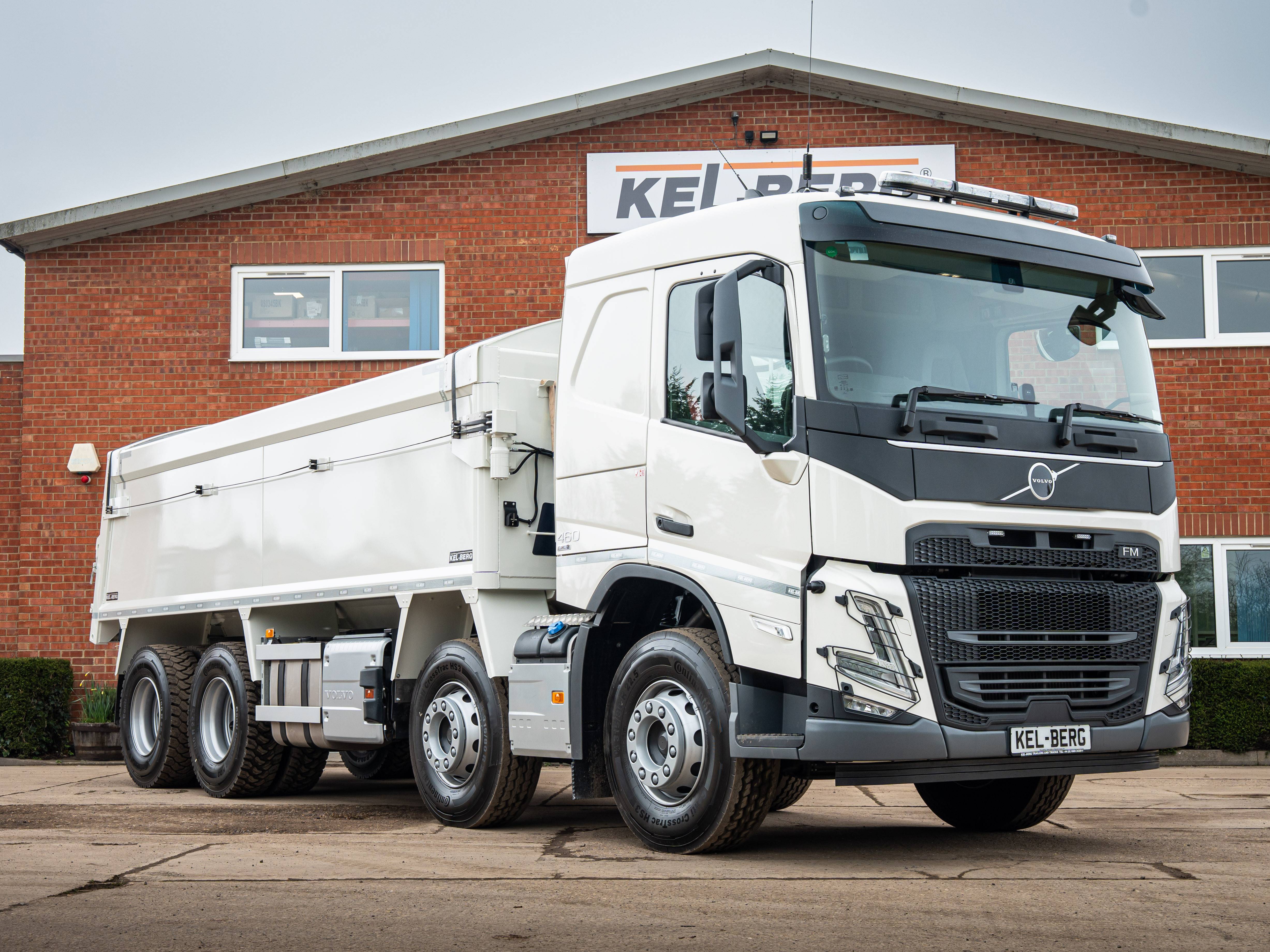 Volvo FM 460 8×4 Wilcox Insulated Tipper