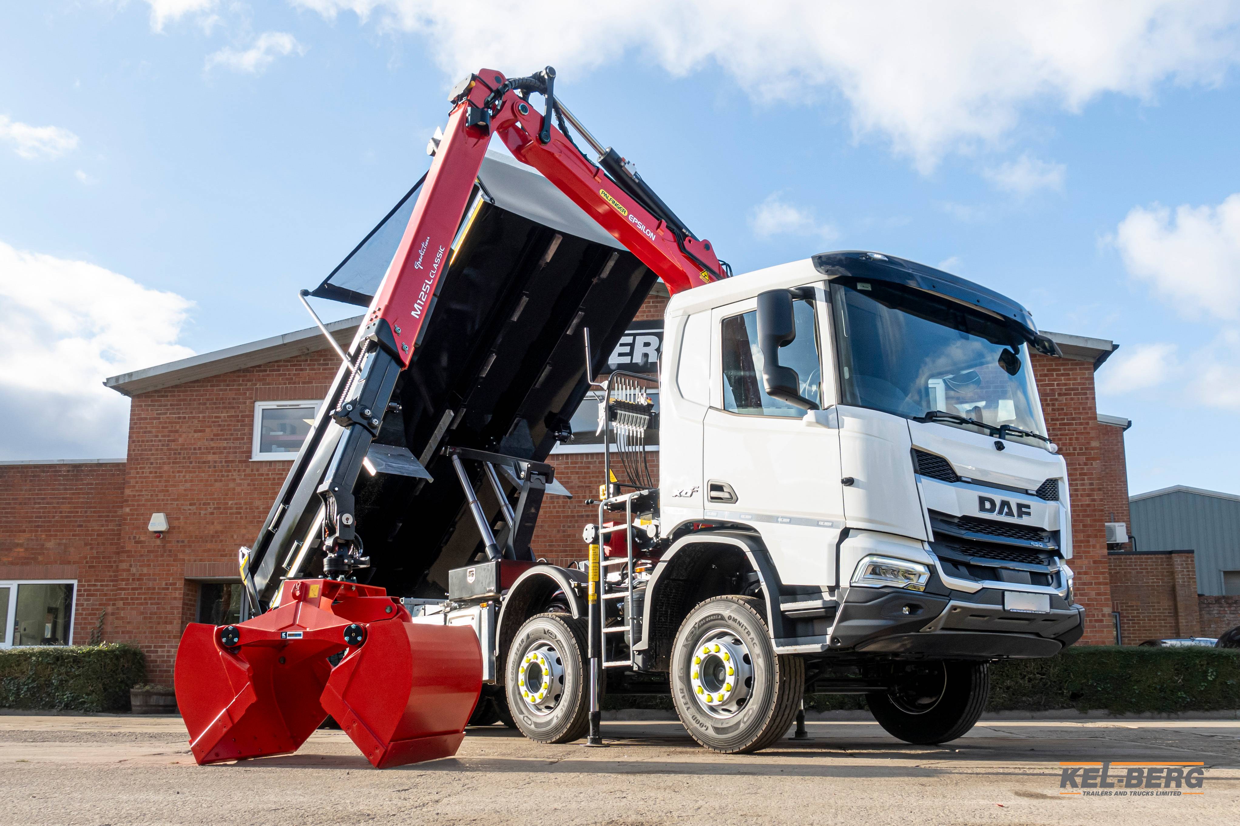 DAF XDC 450 FAD 8×4 Kel-Berg Tipper Grab