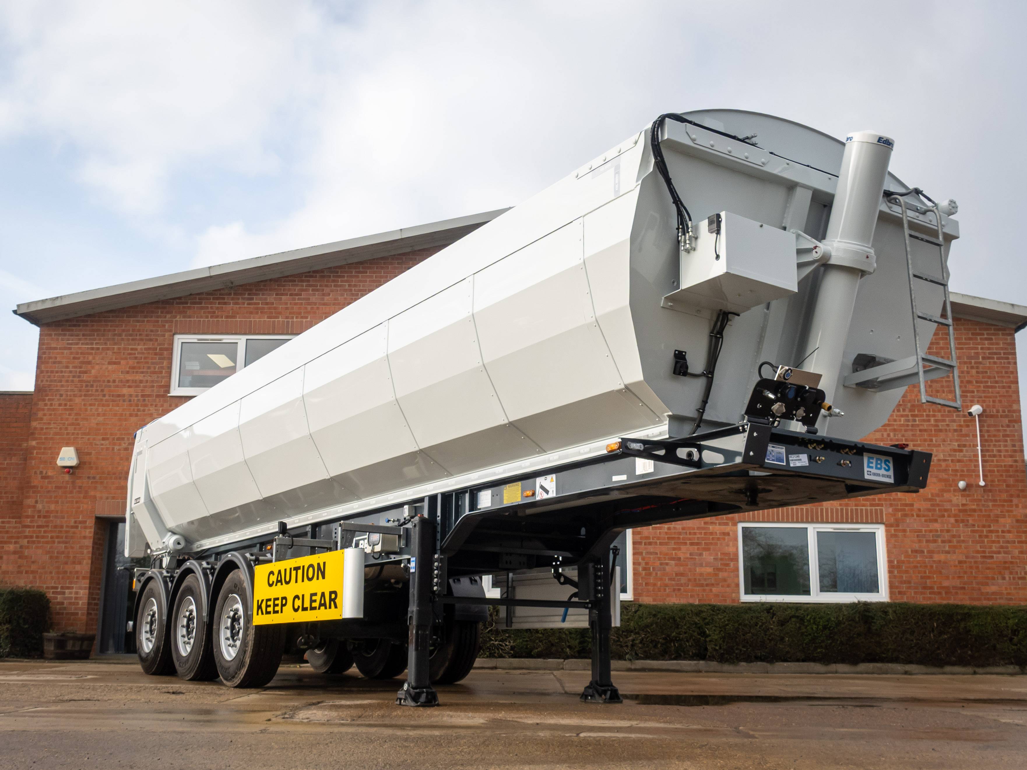Kel-Berg 3-Axle Insulated Aggregate Trailer