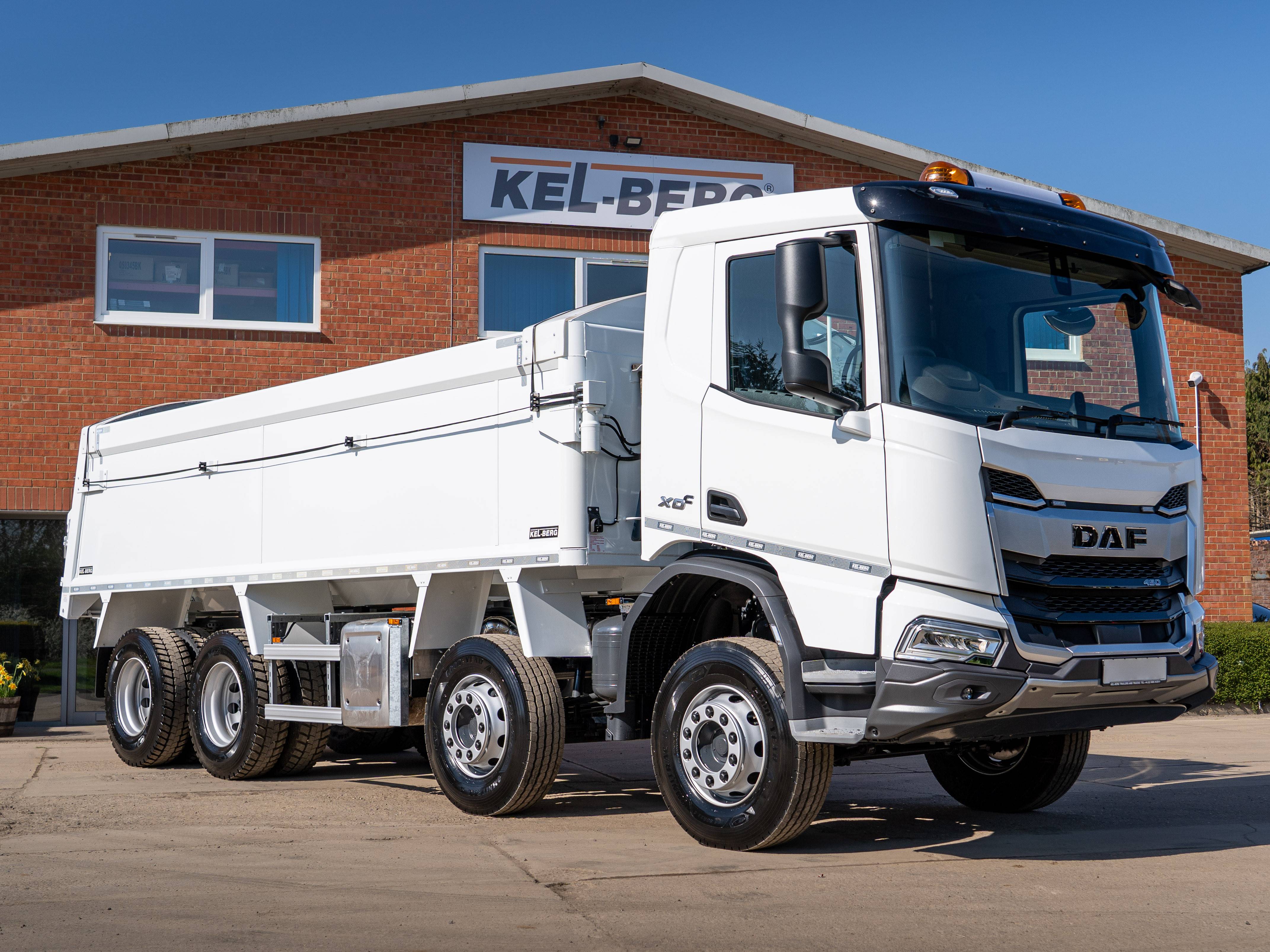 DAF XDC 450 FAD 8×4 Wilcox Insulated Tipper